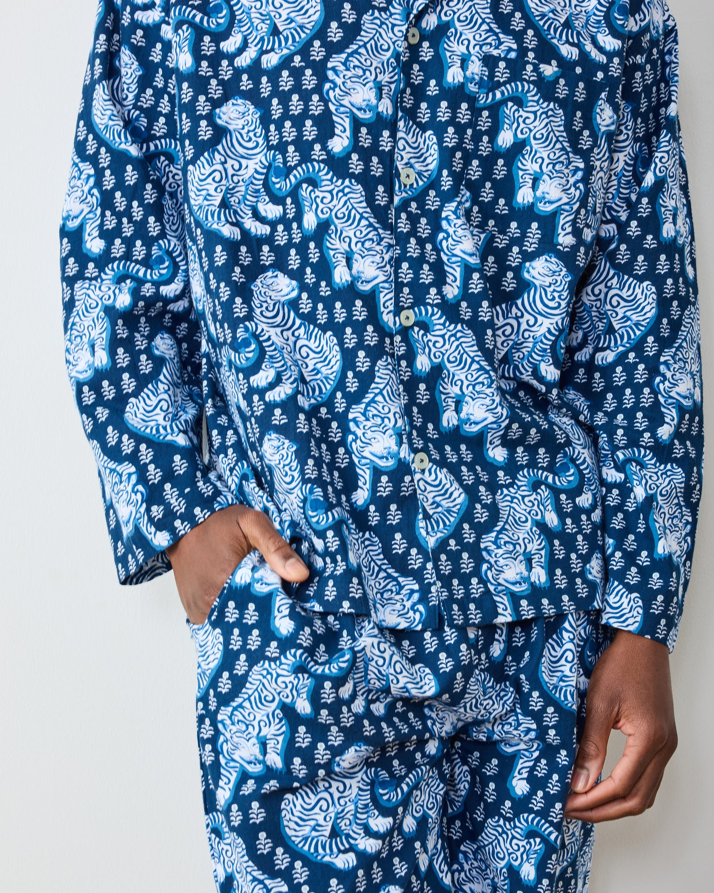 Tiger Queen - Men's Lightweight Flannel Long PJ Set - Indigo