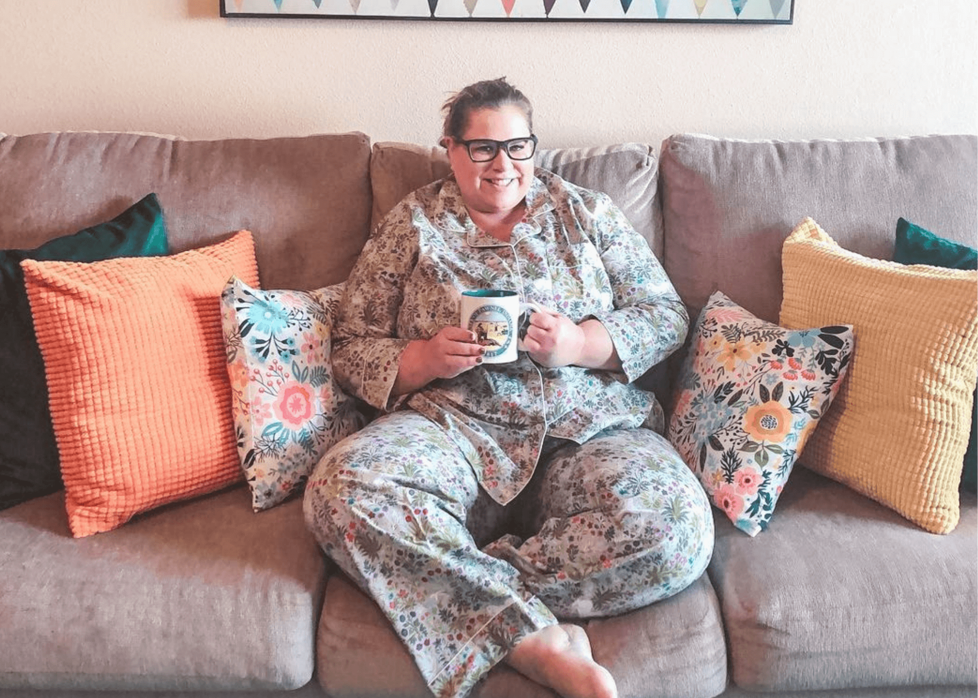 Our Favorite Body Positive Bloggers ; Sandae wears the <u><a href="https://printfresh.com/collections/unicorn-garden" target="_blank">Unicorn's Garden Long Sleep Set in Silver</a></u>
