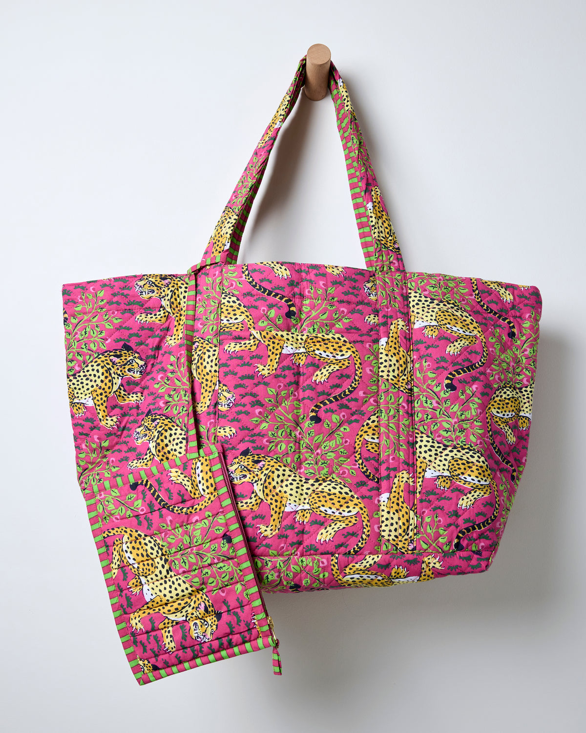 Bagheera - Weekend Bag with Pouch - Hot Pink