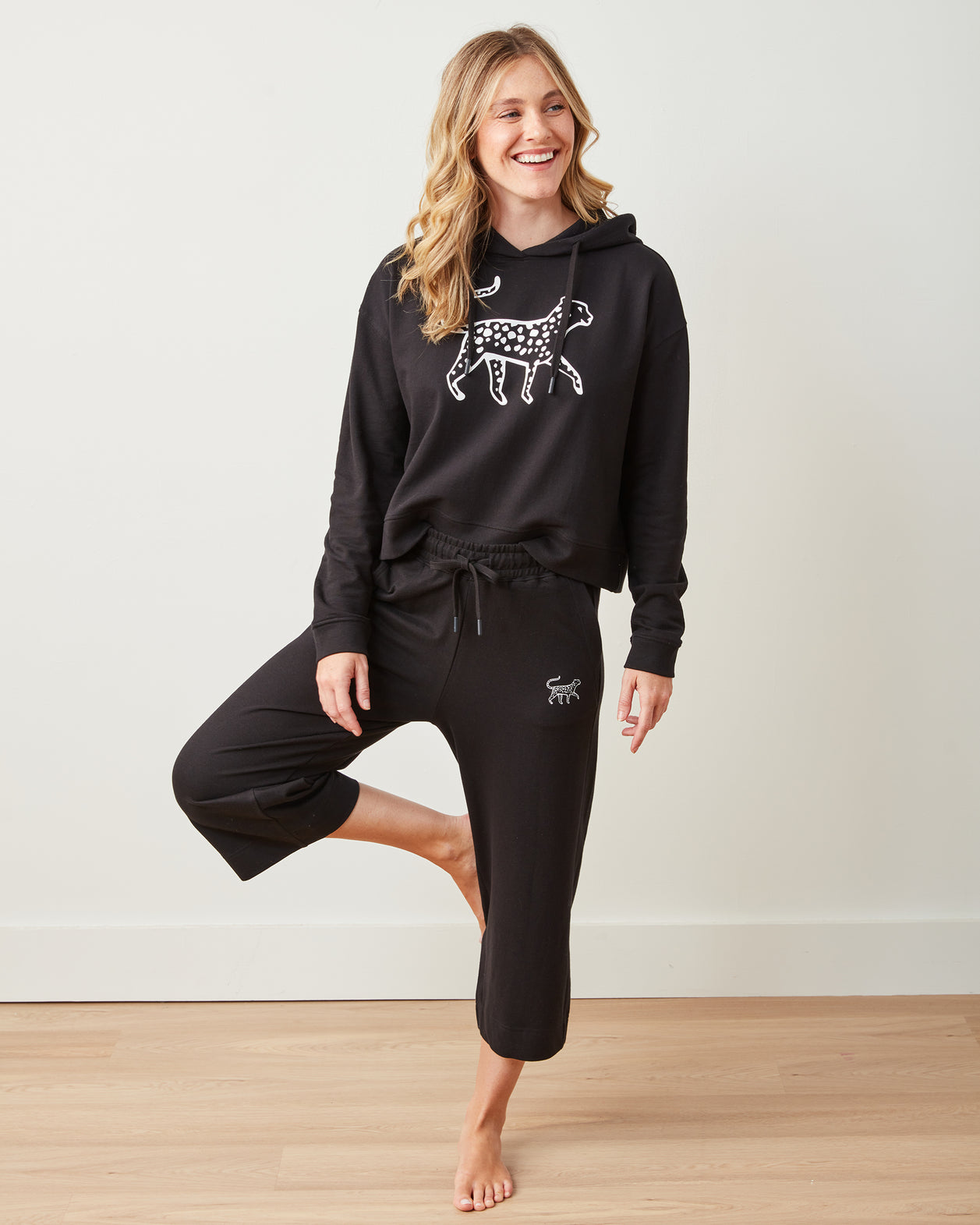 Black - Down Time Cropped Sweatpants - Cropped Sweatpants - Printfresh