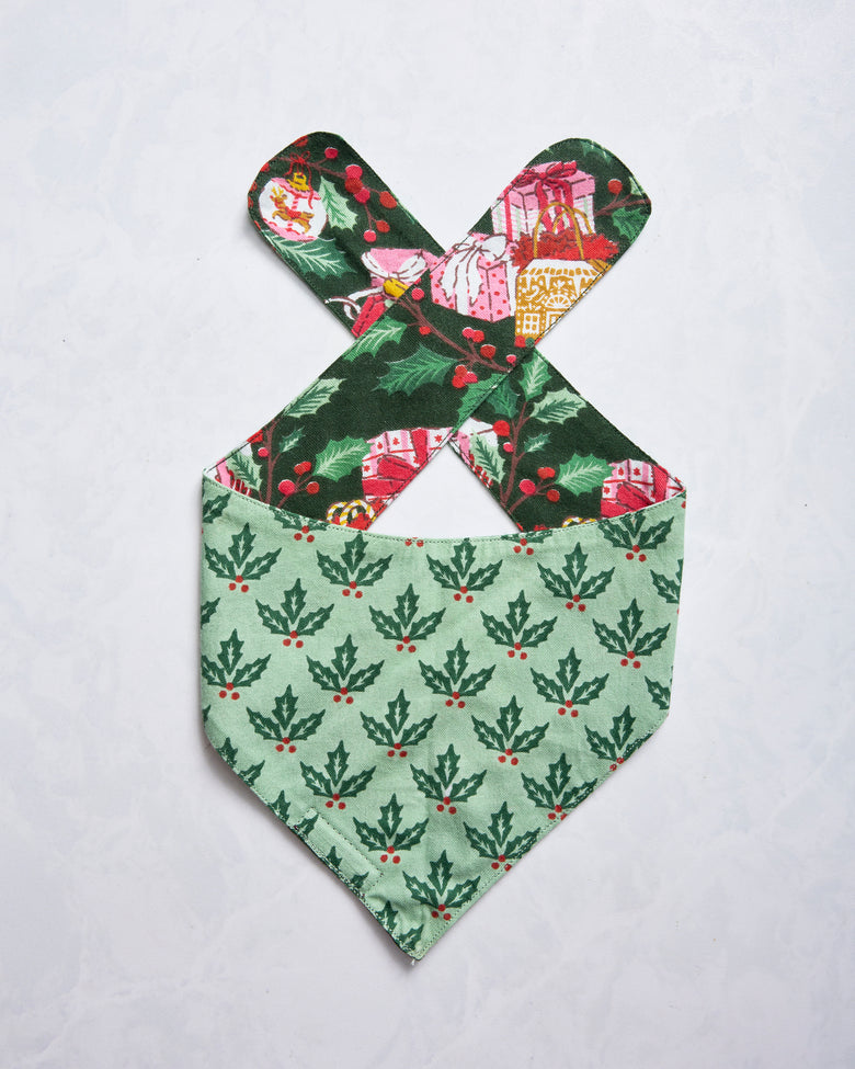 Holly Gifts - Lightweight Flannel Pet Bandana - Garland - Printfresh
