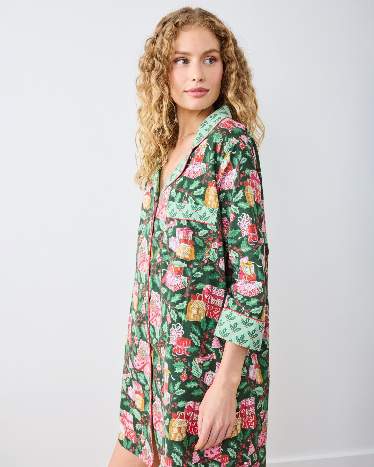 Holly Gifts - Lightweight Flannel Sleep Shirt - Garland - Printfresh
