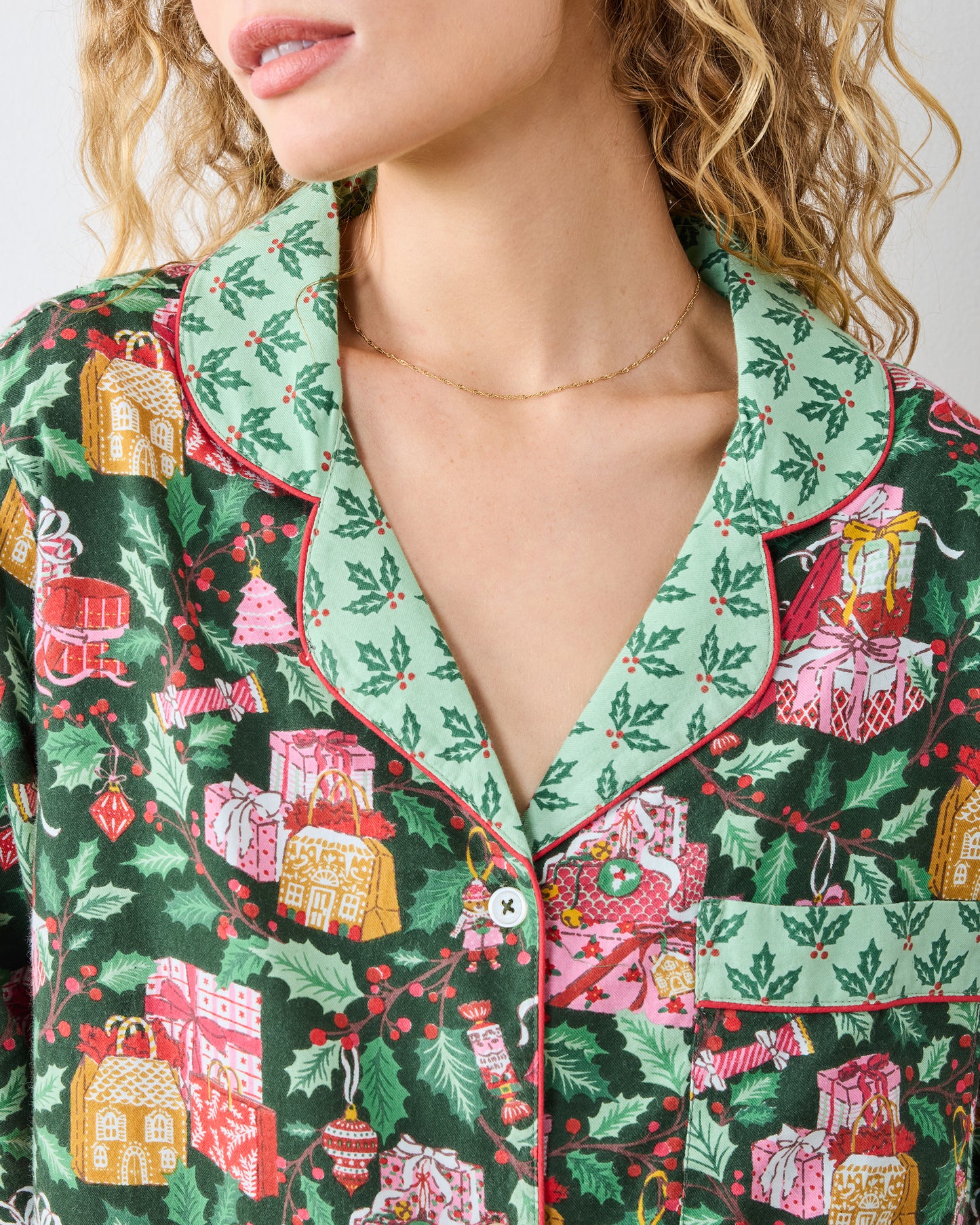 Holly Gifts - Lightweight Flannel Sleep Shirt - Garland - Printfresh