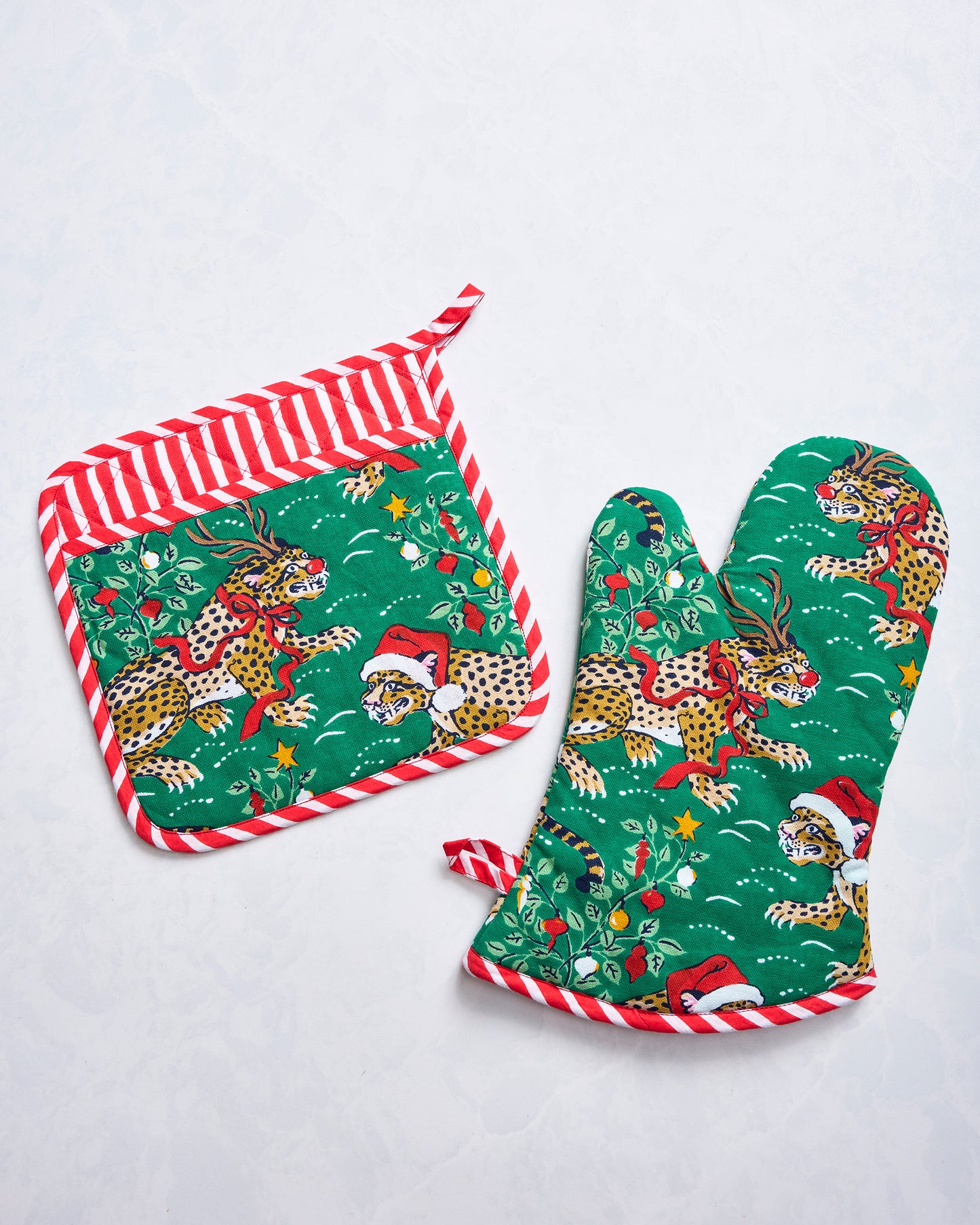 Very Merry Bagheera - Oven Mitt - Mistletoe - Printfresh