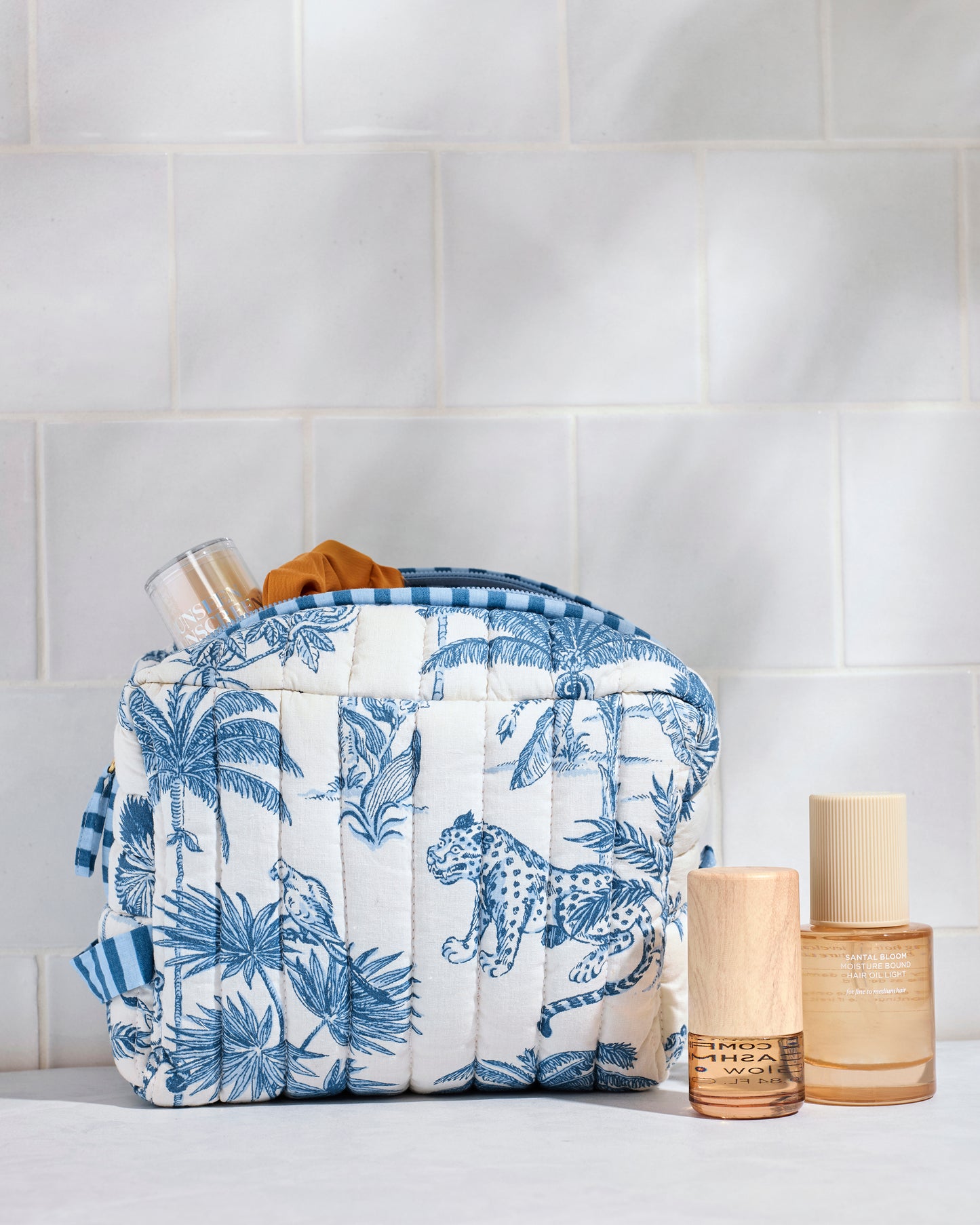 Tropical Toile - Quilted Pouch - Cloud - Printfresh