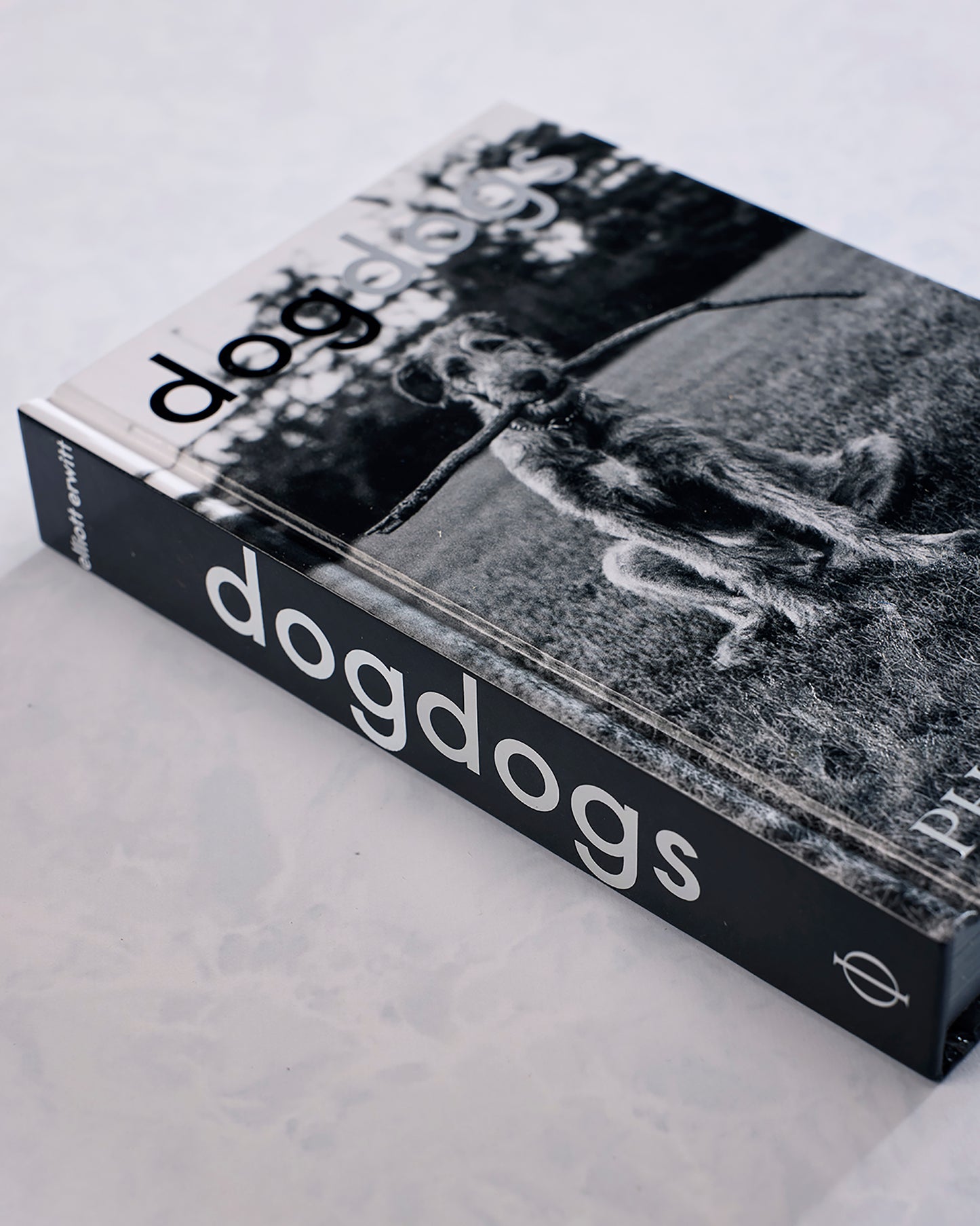 Black - Dogdogs Photography Book - Phaidon