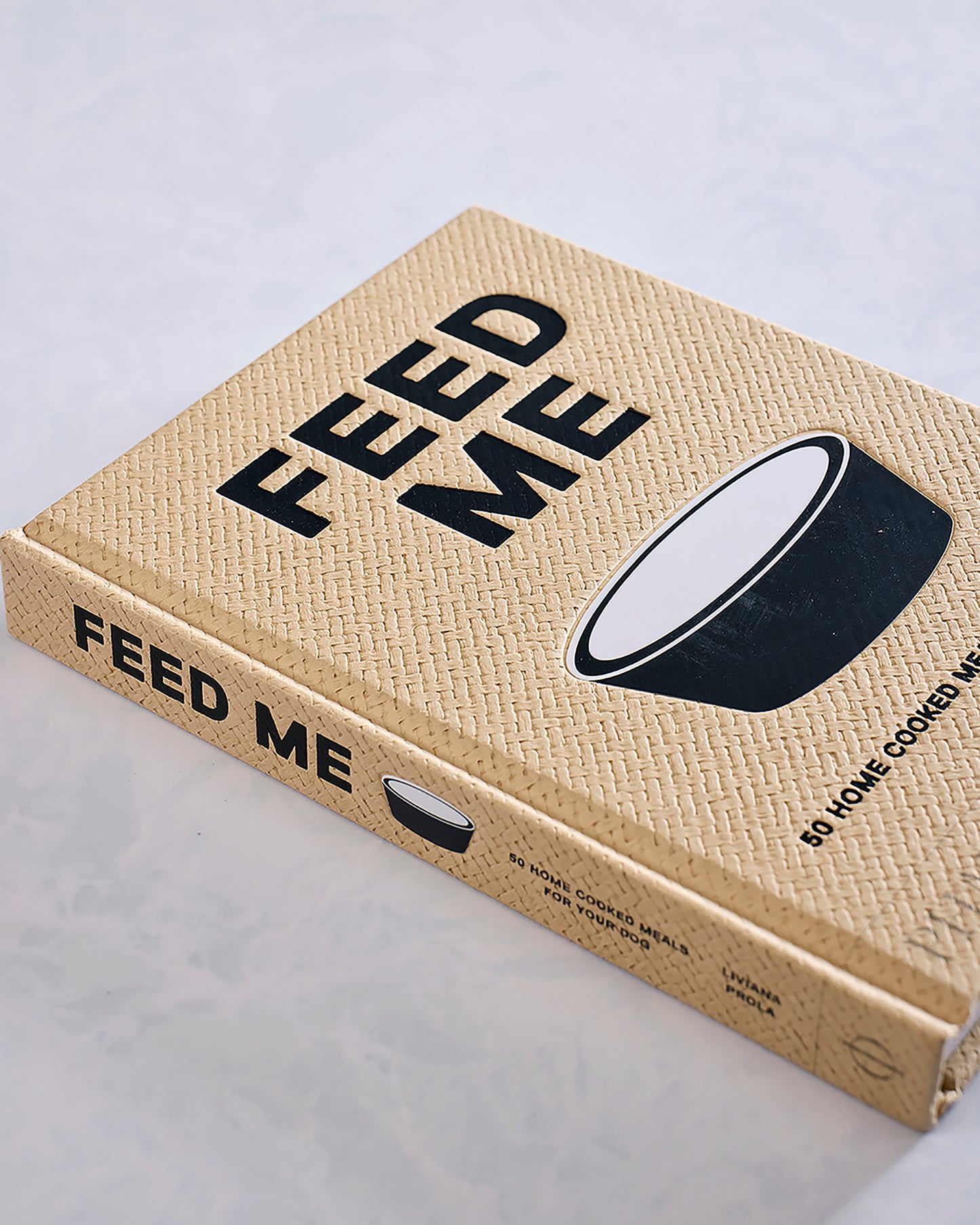 Honey Gold - Feed Me: 50 Home Cooked Meals For Your Dog - Phaidon